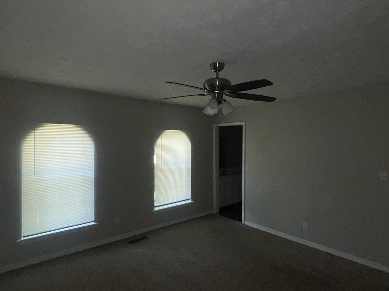 228 N Choctaw Ct - Photo 2 of 14