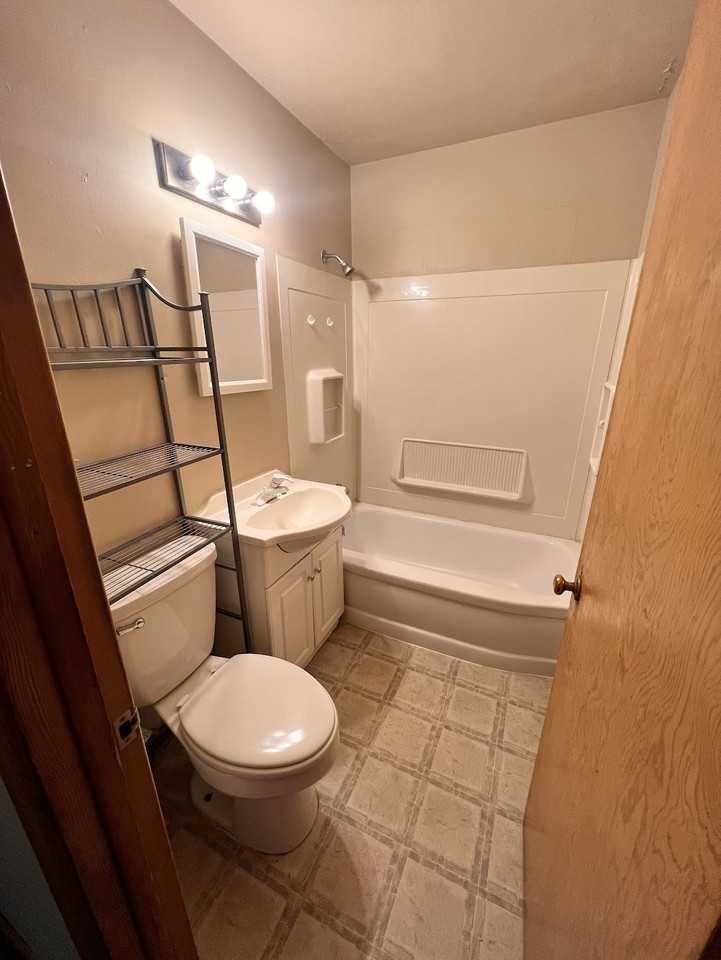 413 18th St W #3 - Photo 7 of 7