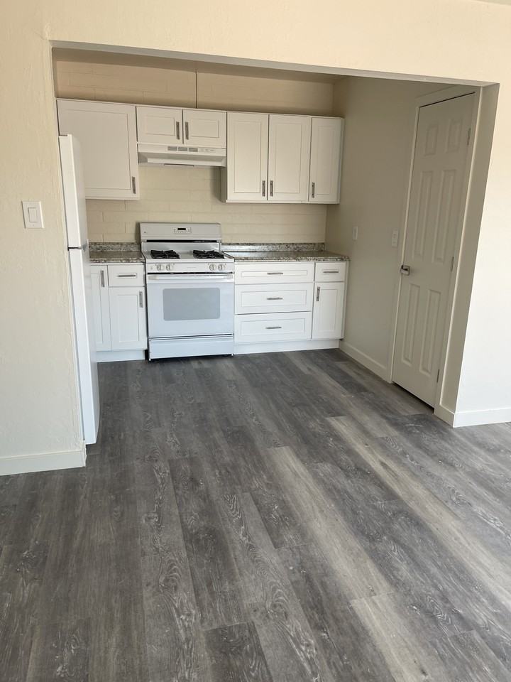 833 W 1st St #A - Photo 6 of 15