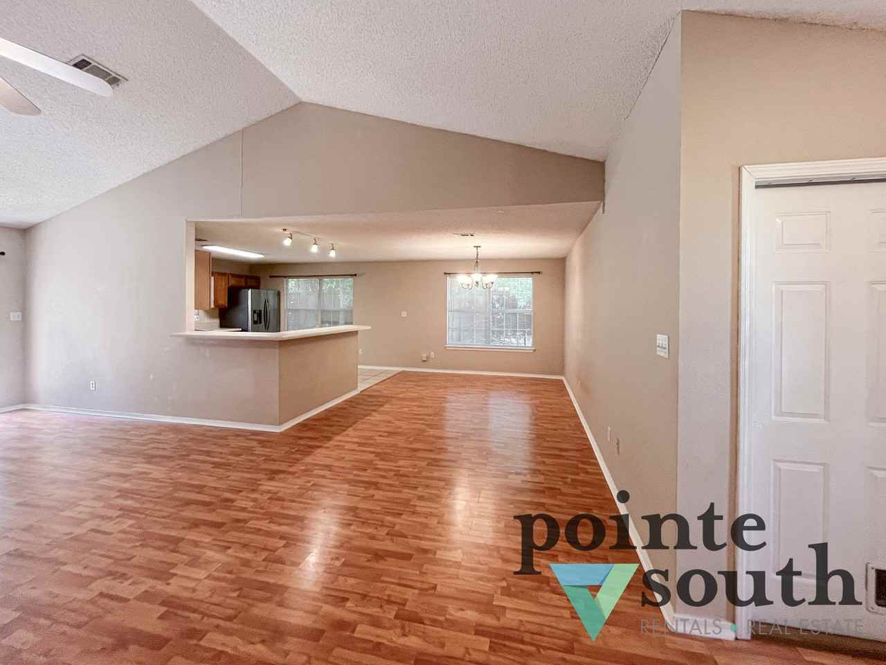 902 Catskill Ln - Photo 3 of 25