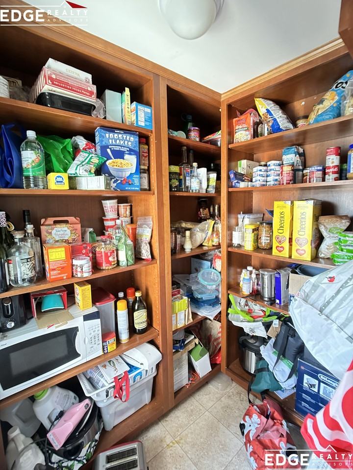 324 Faneuil St #3 - Photo 4 of 11