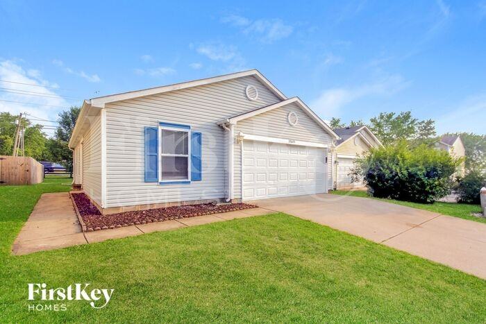 10605 Glenayr Dr - Photo 2 of 16