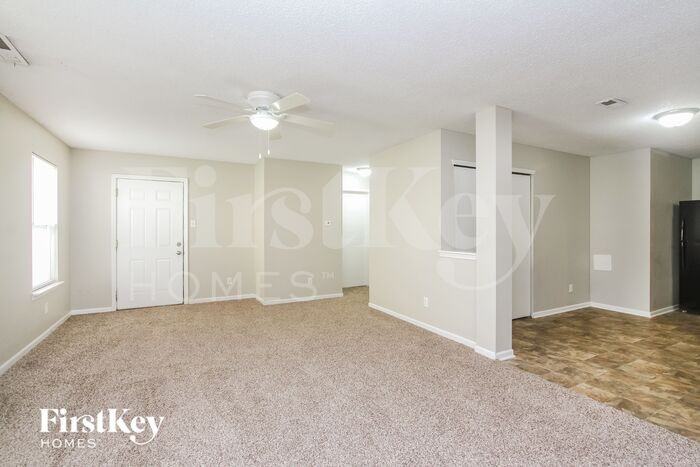 10605 Glenayr Dr - Photo 3 of 16