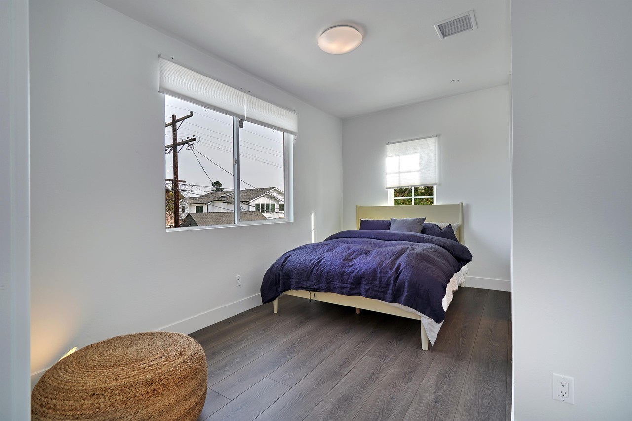 2712 Westwood Boulevard - Photo 3 of 5