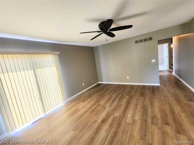 38824 Windmill Pointe S - Photo 6 of 37