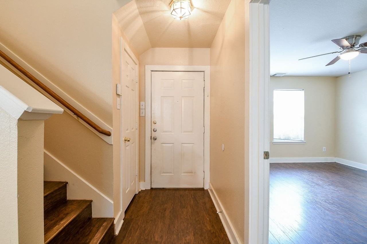 5830 Silver Oak - Photo 4 of 35