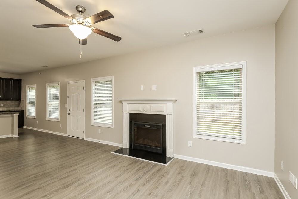 1072 Glenwyck Dr - Photo 4 of 17