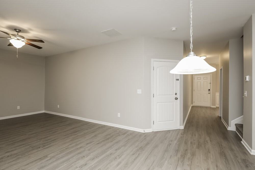 1072 Glenwyck Dr - Photo 6 of 17