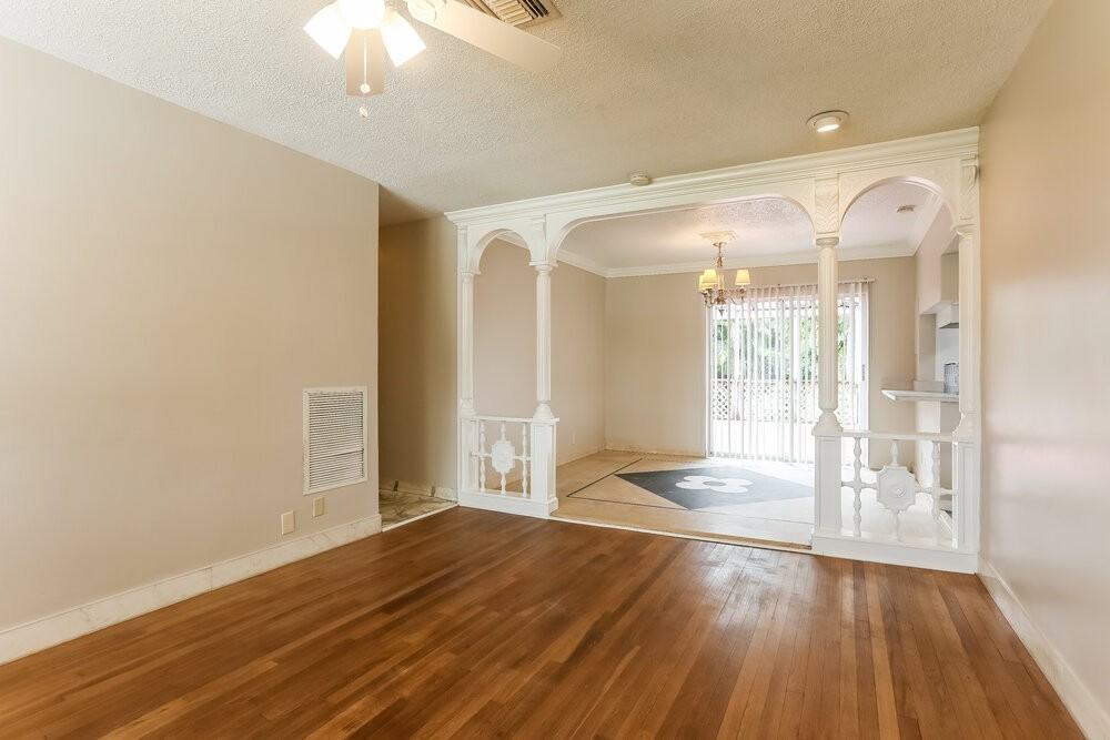 2468 Wiley St - Photo 4 of 16