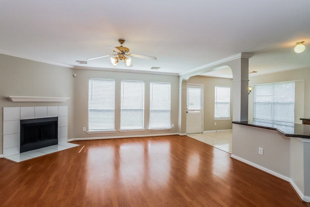 4223 Pathway Ct - Photo 4 of 17