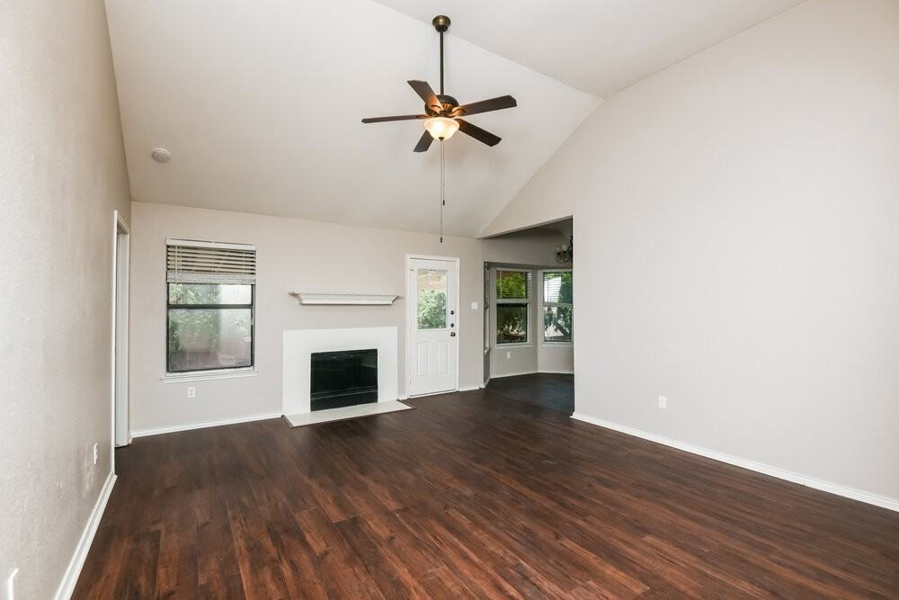 629 Ozark Ave - Photo 3 of 16