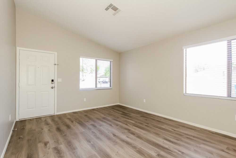 741 E Monona Dr - Photo 3 of 16