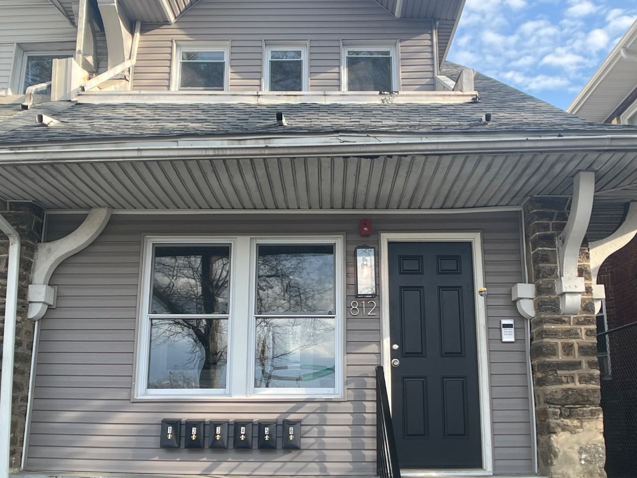 812 W Roosevelt Blvd - Photo 2 of 27