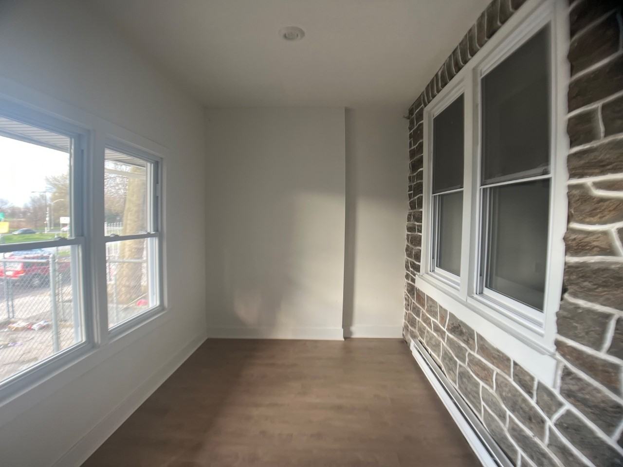 812 W Roosevelt Blvd - Photo 3 of 27