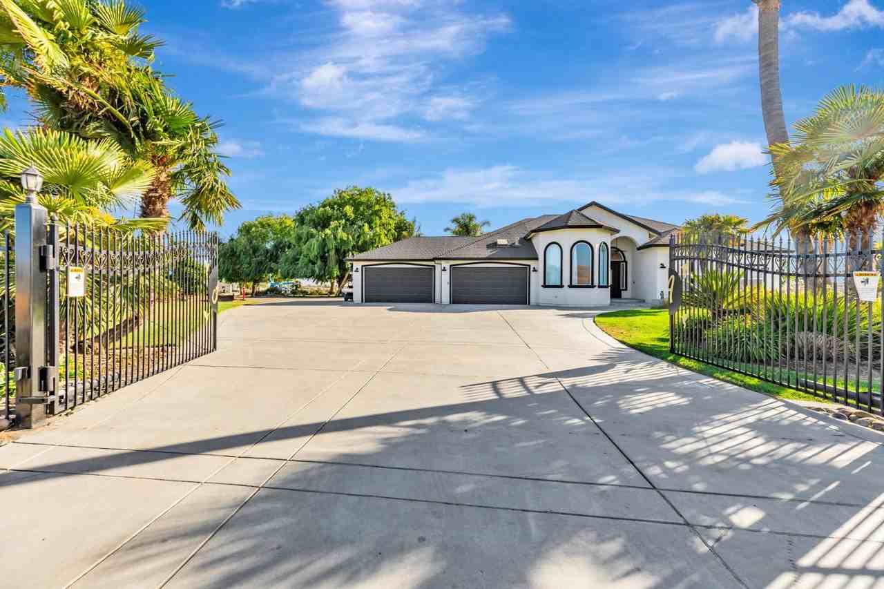 1353 Perry Ct - Photo 3 of 10