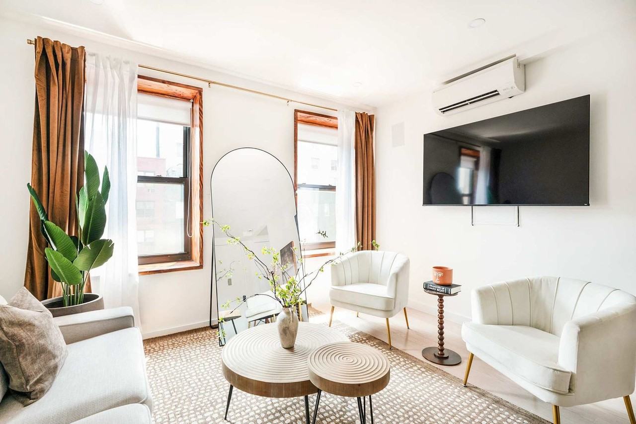 319 E 14th St #1238449P - Photo 4 of 22