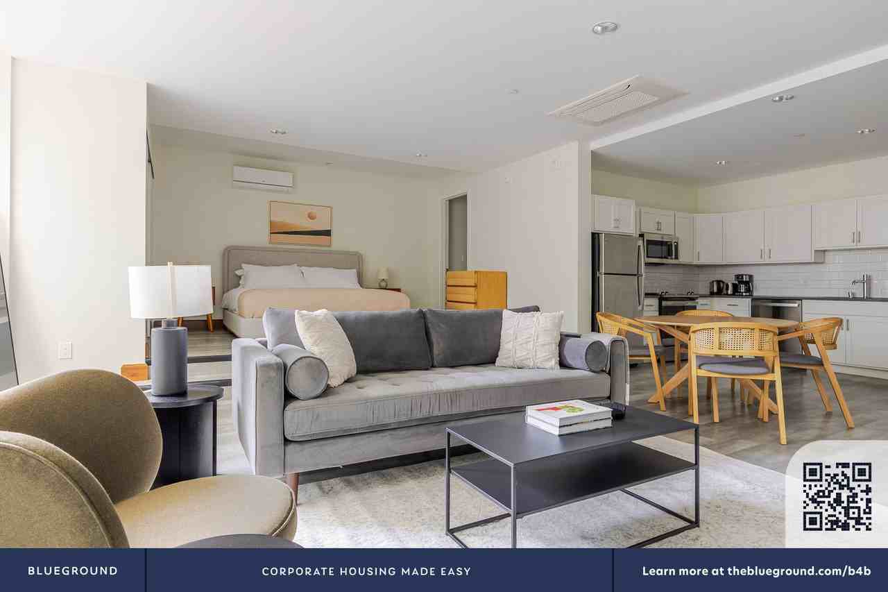 110 West Ocean Boulevard - Photo 6 of 21