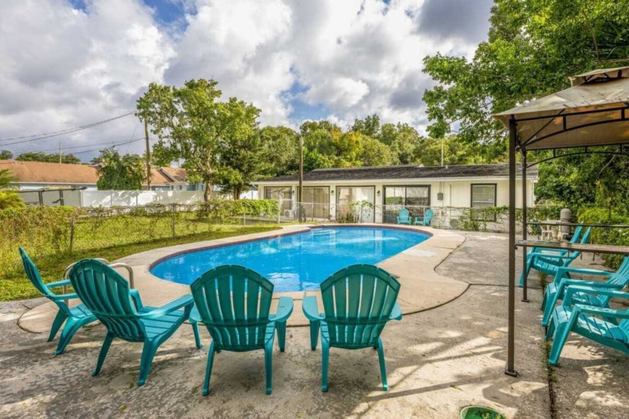 2233 E Kaley Ave #1094193P - Photo 2 of 7