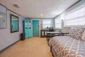 featured image of 1731 Grayson Dr