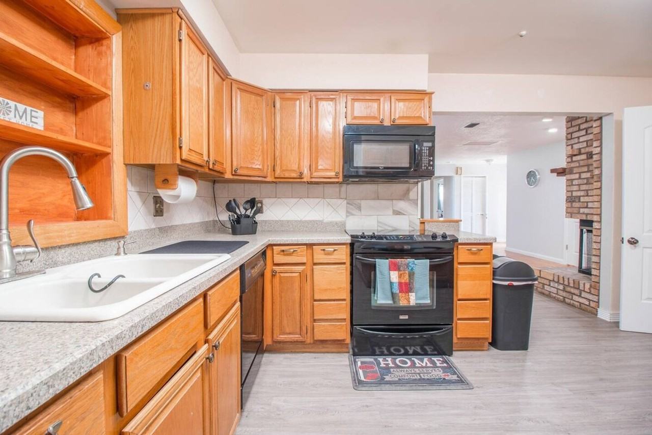 4500 Elaine Pl #1094209P - Photo 4 of 27