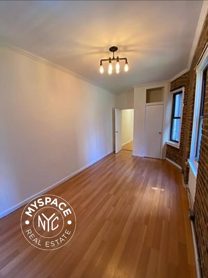 71 Pineapple St #A1 - Photo 2 of 10