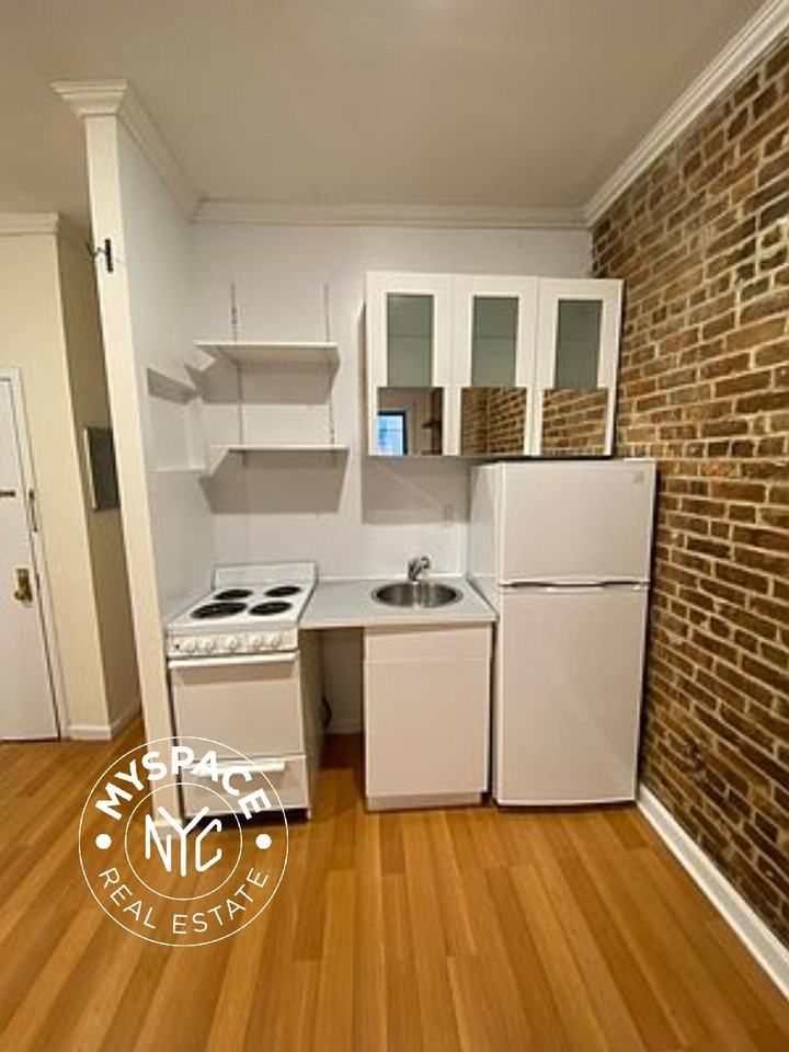 71 Pineapple St #A1 - Photo 4 of 10