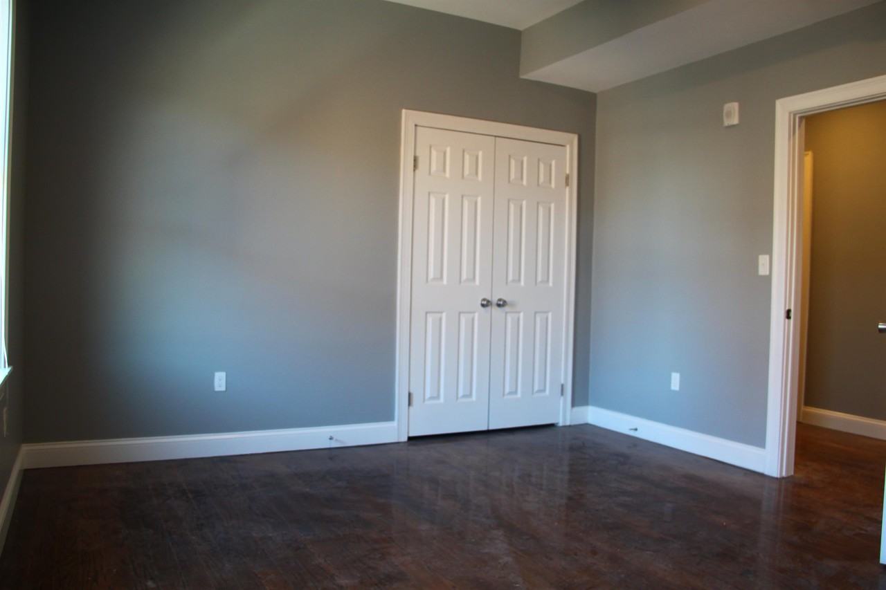 3215 Washington Street - Photo 2 of 10