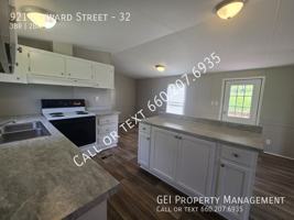 featured image of 921 Steward St #32