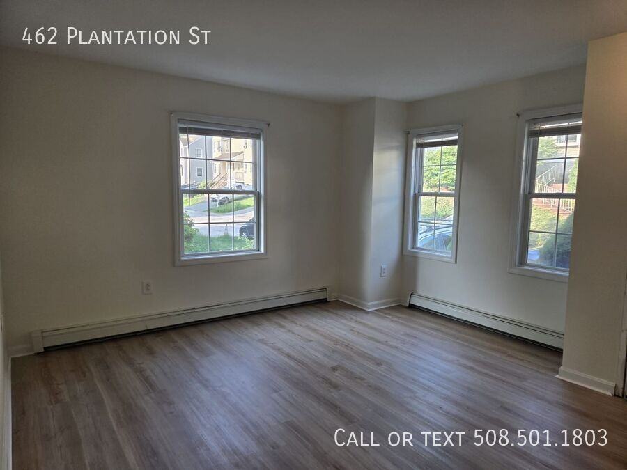 462 Plantation St - Photo 3 of 17