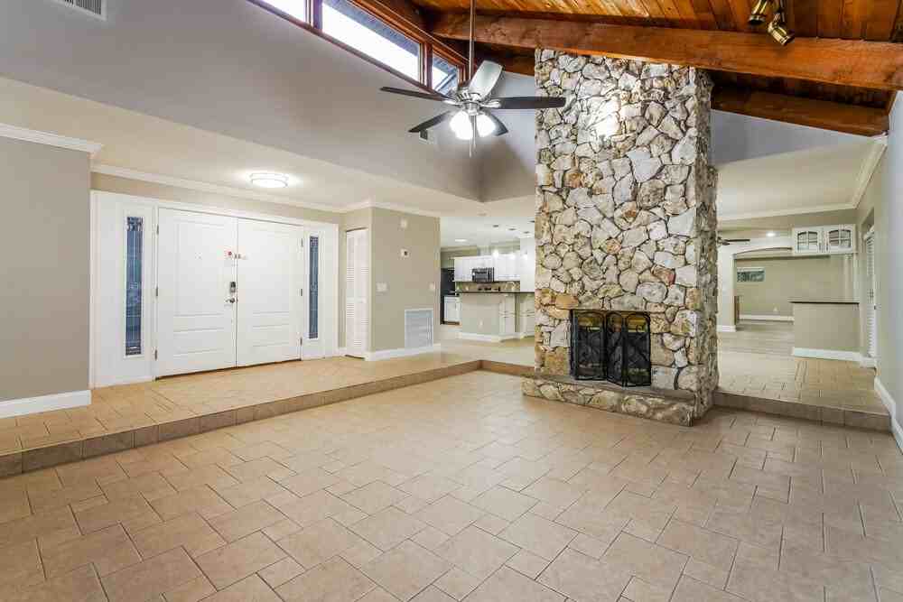 1203 Trotwood Blvd - Photo 3 of 16