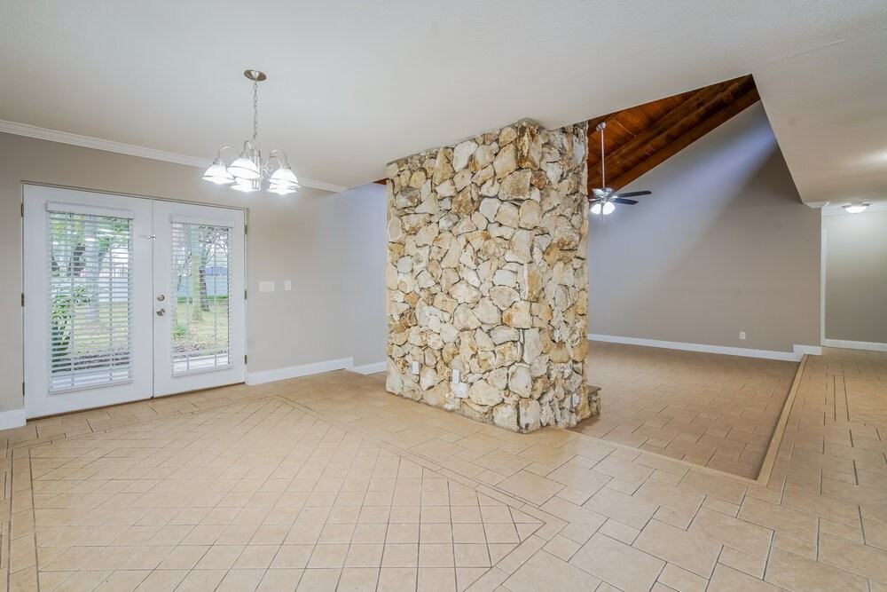 1203 Trotwood Blvd - Photo 4 of 16