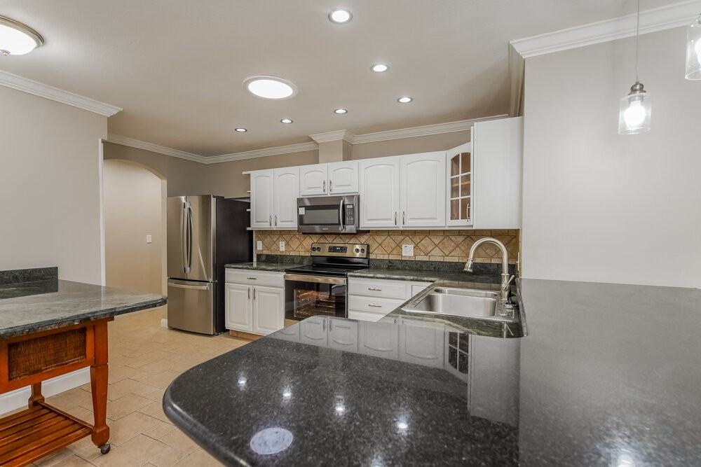 1203 Trotwood Blvd - Photo 5 of 16