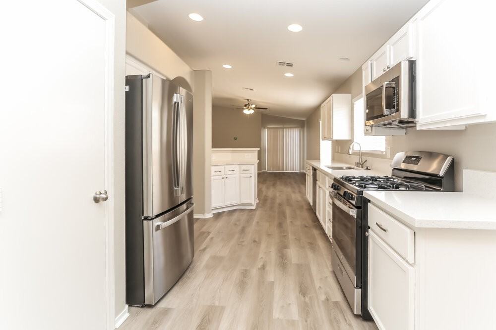 4917 Stormy Ridge Street - Photo 6 of 16