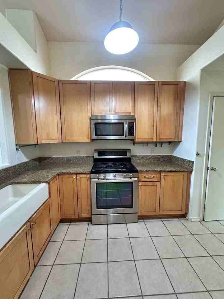 7419 Desert Eagle Rd Ne - Photo 4 of 35