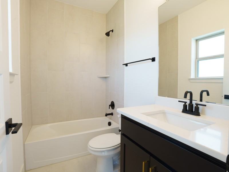 9311 Rowlett Road - Photo 4 of 20