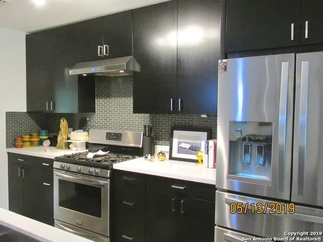 207 E Castle Ln - Photo 2 of 19