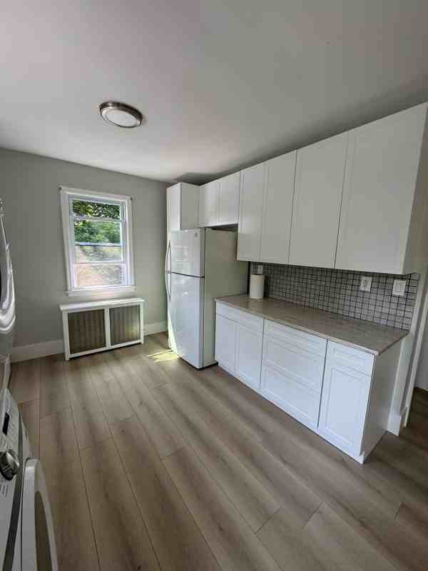 65 Heath Pl #2ndFL - Photo 3 of 10