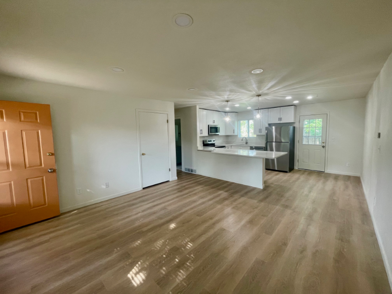 1337 Cherry St - Photo 3 of 20