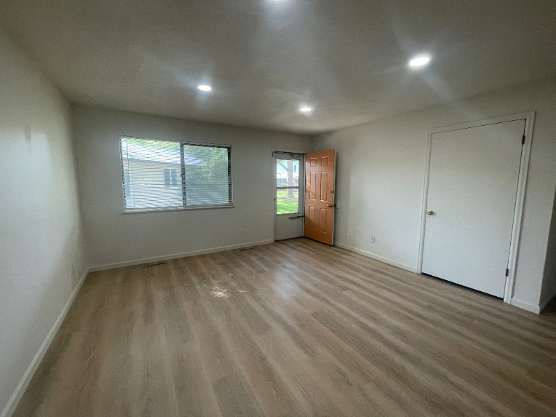 1337 Cherry St - Photo 4 of 20