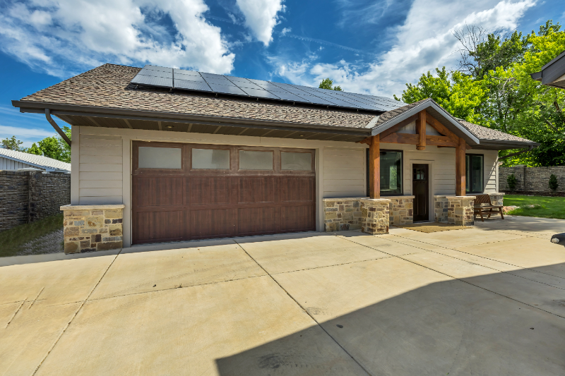 2435 E Lambourne Ave - Photo 2 of 19