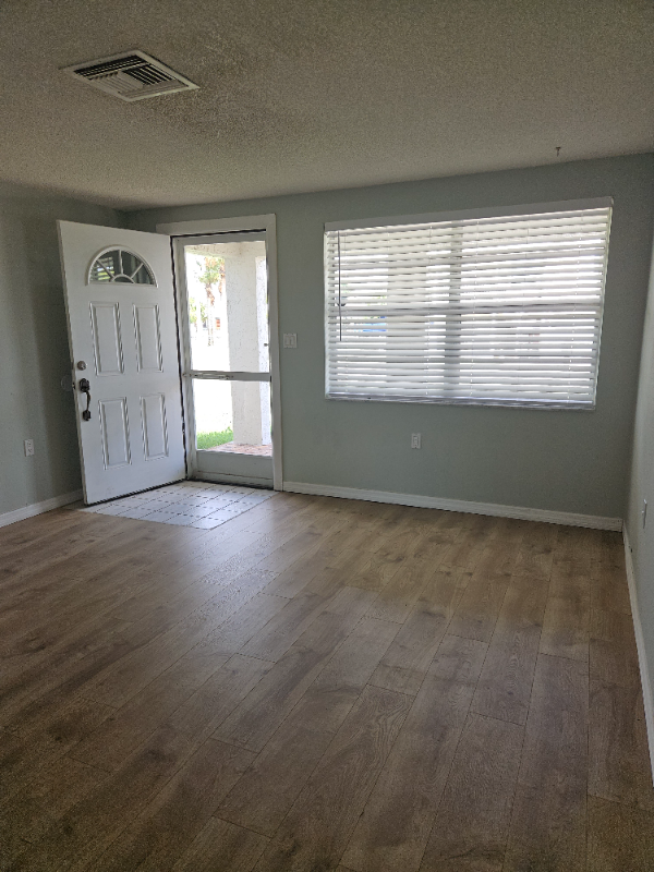 13803 Michelle Ave - Photo 3 of 13