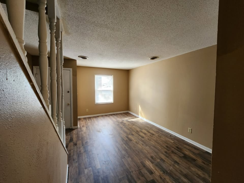 828 Tanner St - Photo 3 of 12