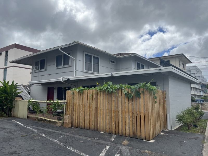 1238 Rycroft St #B - Photo 3 of 24