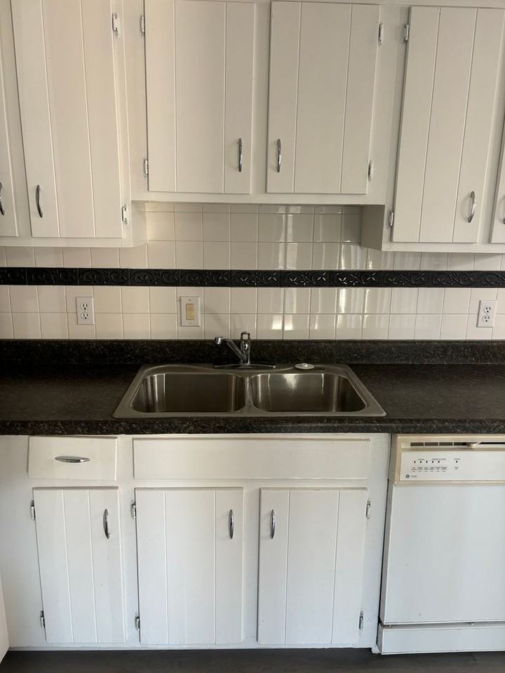 2312 Bobbie St - Photo 2 of 5