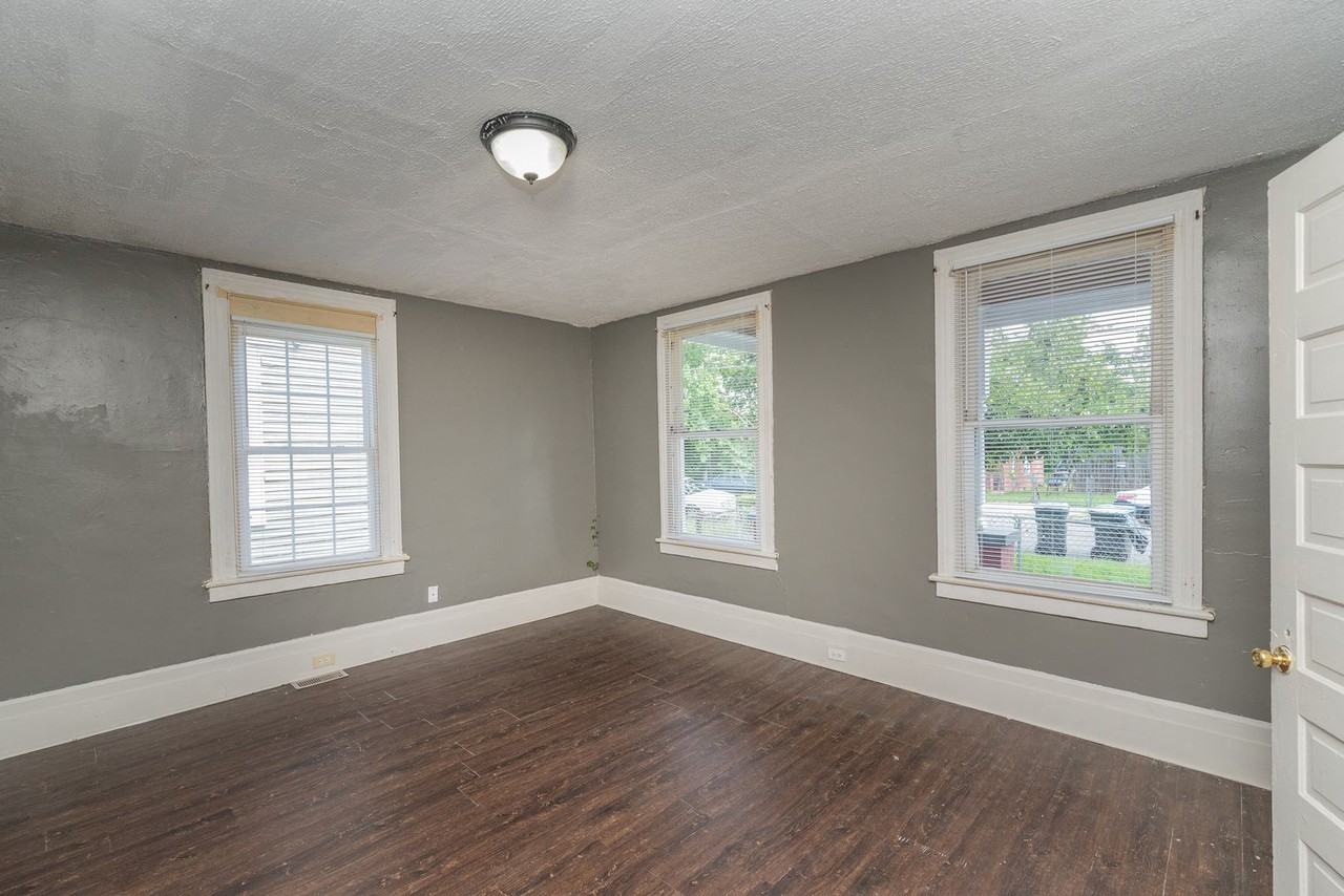 2024 Clark St - Photo 5 of 30
