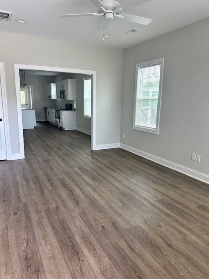 1912 Oak St - Photo 3 of 17