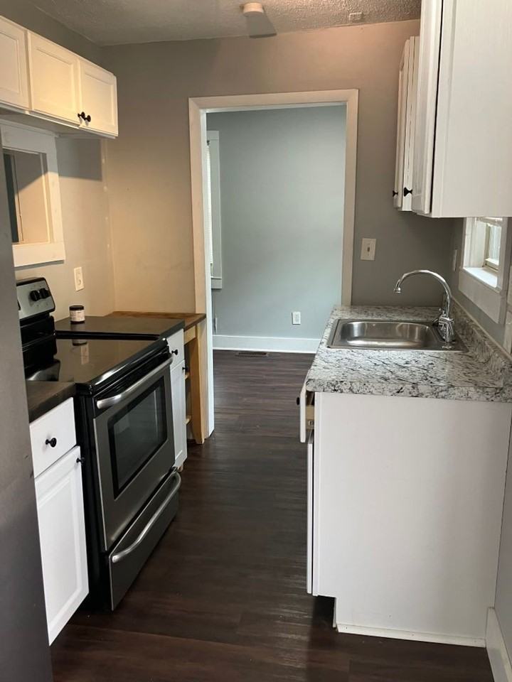 1429 Janie Ave - Photo 3 of 13