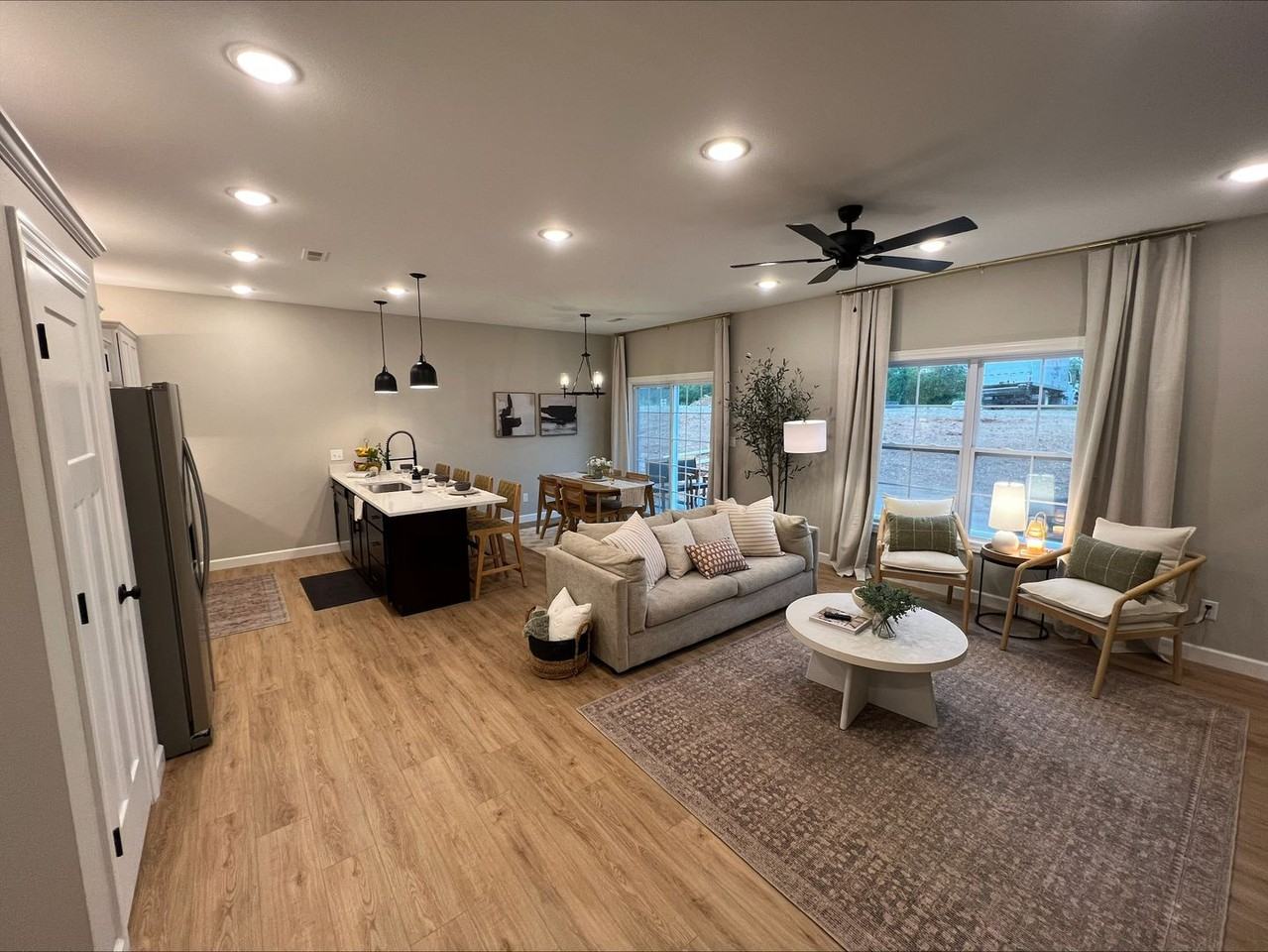 113 Sierra Cir - Photo 2 of 16