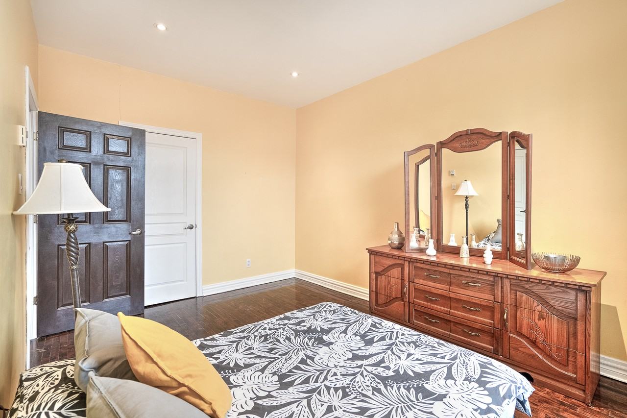 6061 Avenue du Parc - Photo 4 of 30