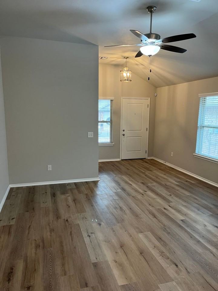 19804 Barrister Cir - Photo 3 of 10